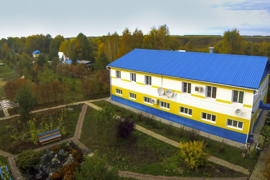 Номера на базе отдыха в Кормиловском районе